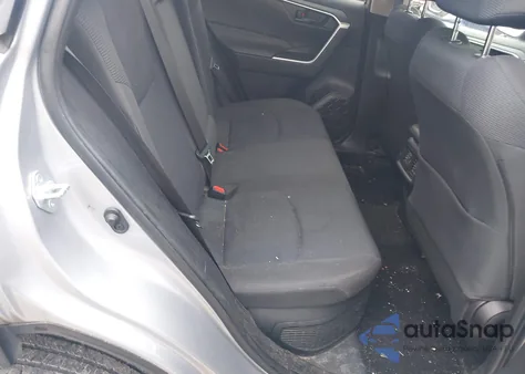 2019 Toyota Rav4 Hybrid Le z USA, uszkodzony, nr VIN JTMMWRFV9KD512407